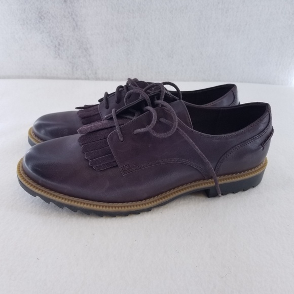 yeezy desert boot sand